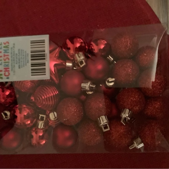 Christmas decor box with gift bag new Christmas ornaments & pkg. of Xmas balls - Picture 11 of 16